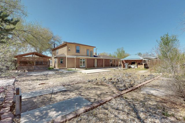 1647 ATRISCO Drive SW, Albuquerque, NM 87105