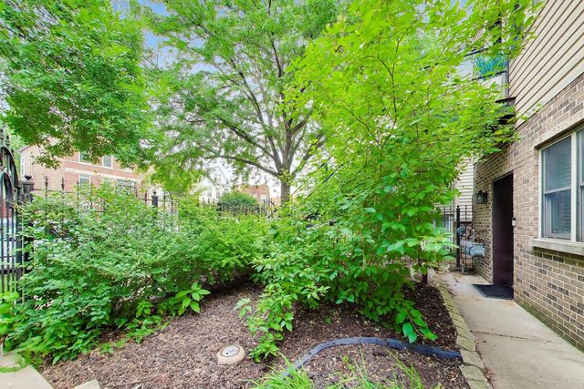 2927 N Gresham Avenue 1, Chicago, IL 60618