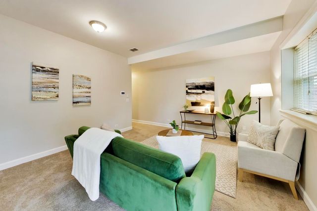 2927 N Gresham Avenue 1, Chicago, IL 60618