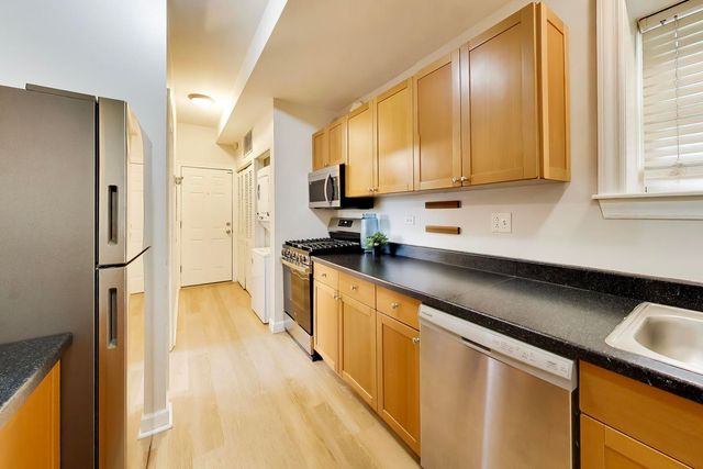 2927 N Gresham Avenue 1, Chicago, IL 60618