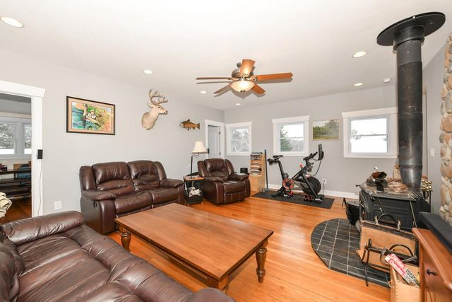 4222 Maple DRIVE, Delavan, WI 53115