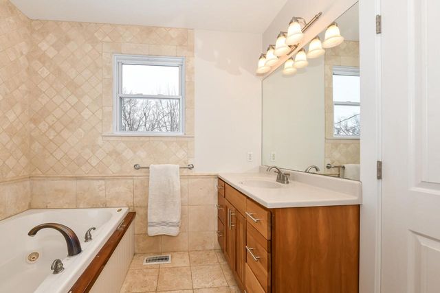 4222 Maple DRIVE, Delavan, WI 53115