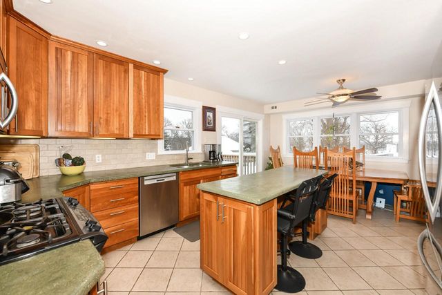 4222 Maple DRIVE, Delavan, WI 53115