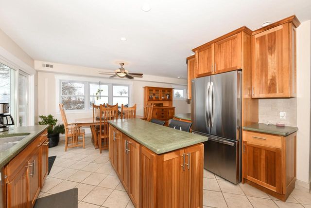 4222 Maple DRIVE, Delavan, WI 53115
