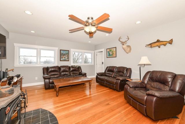 4222 Maple DRIVE, Delavan, WI 53115
