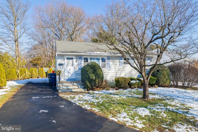 5 ROCKY BROOK CT, Hightstown, NJ 08520