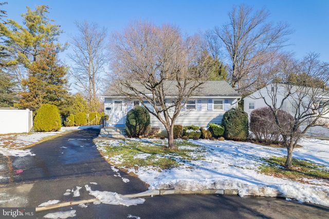 5 ROCKY BROOK CT, Hightstown, NJ 08520