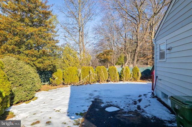 5 ROCKY BROOK CT, Hightstown, NJ 08520