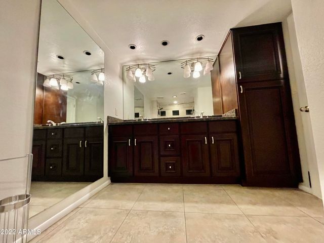 12212 N PARADISE VILLAGE Parkway S 104, Phoenix, AZ 85032