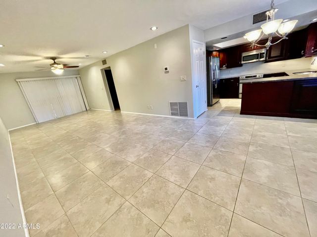 12212 N PARADISE VILLAGE Parkway S 104, Phoenix, AZ 85032