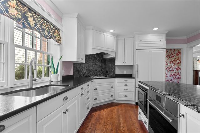 51 Ayrault Street, Newport, RI 02840