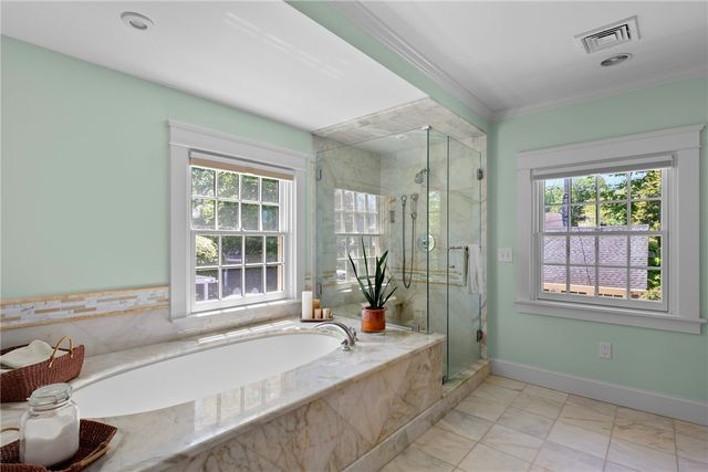 51 Ayrault Street, Newport, RI 02840