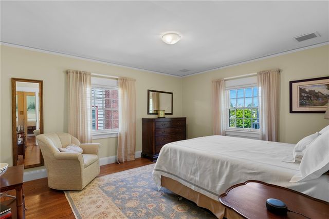 51 Ayrault Street, Newport, RI 02840