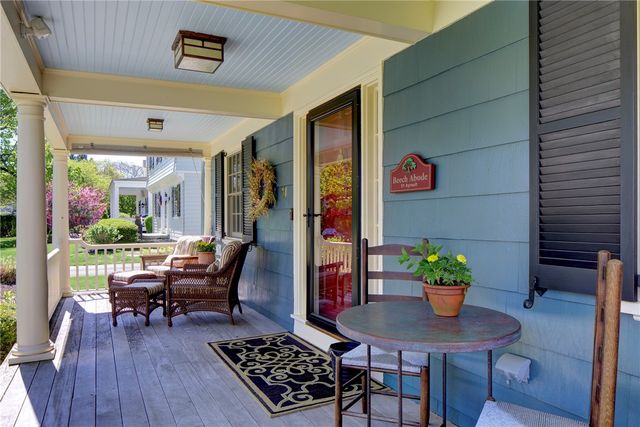 51 Ayrault Street, Newport, RI 02840