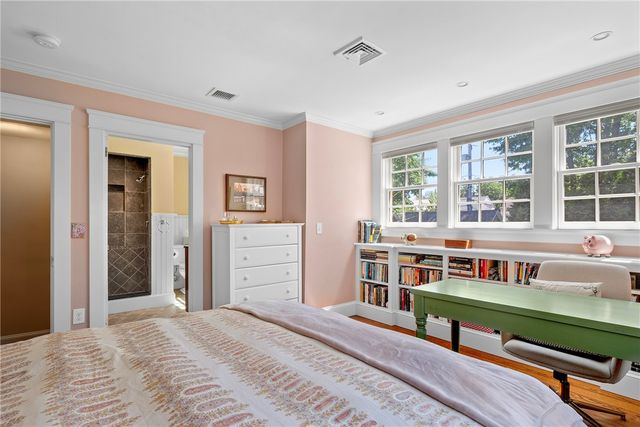 51 Ayrault Street, Newport, RI 02840