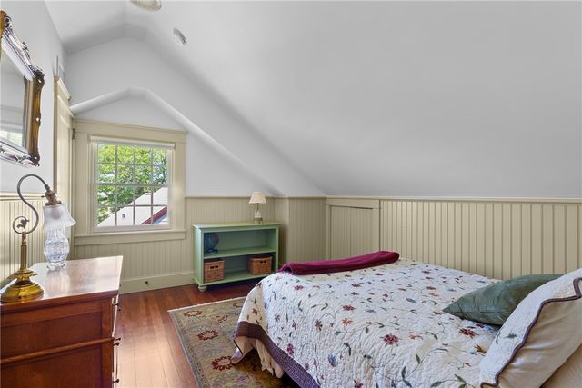 51 Ayrault Street, Newport, RI 02840