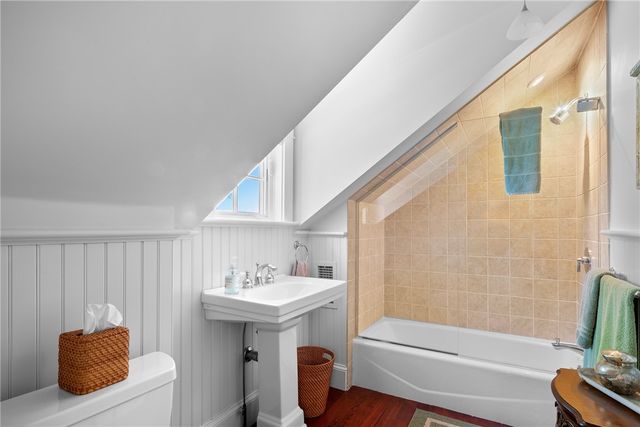 51 Ayrault Street, Newport, RI 02840