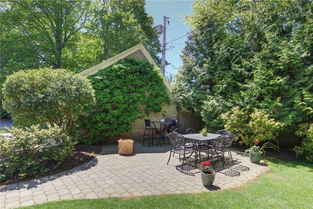 51 Ayrault Street, Newport, RI 02840