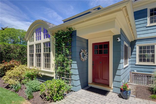 51 Ayrault Street, Newport, RI 02840