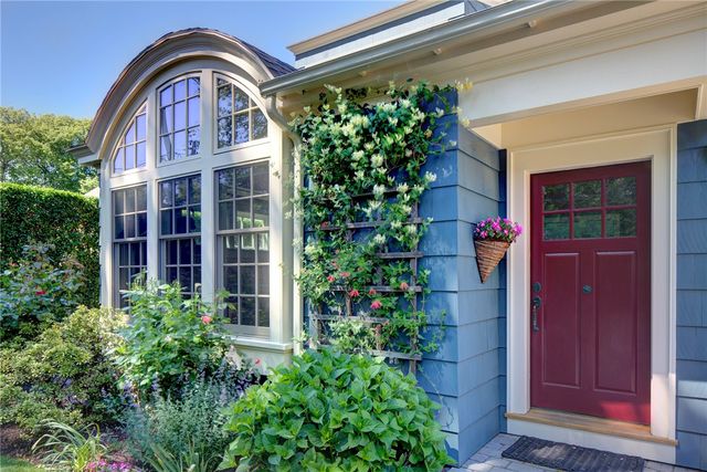 51 Ayrault Street, Newport, RI 02840