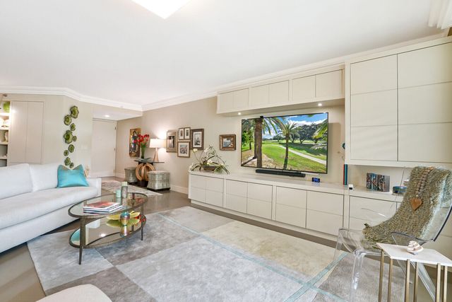 550 SE Mizner Boulevard B209, Boca Raton, FL 33432