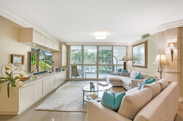 550 SE Mizner Boulevard B209, Boca Raton, FL 33432