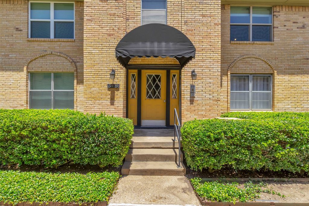 5829 Sandhurst Lane D, Dallas, TX 75206