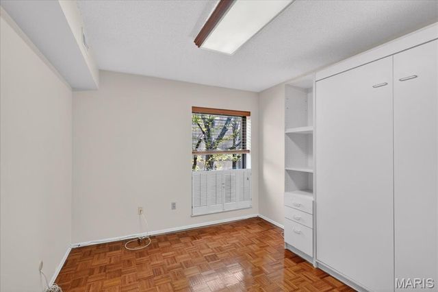 539 Coeur De Royale Drive 204, Creve Coeur, MO 63141