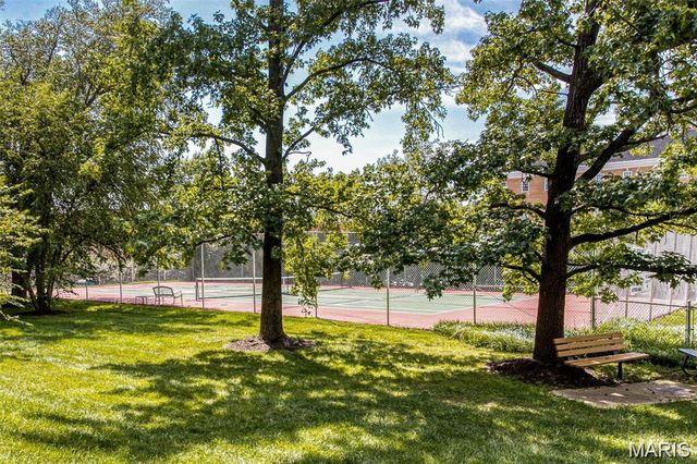 539 Coeur De Royale Drive 204, Creve Coeur, MO 63141