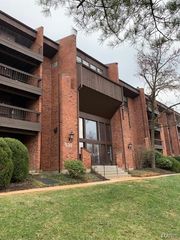 539 Coeur De Royale Drive 204, Creve Coeur, MO 63141