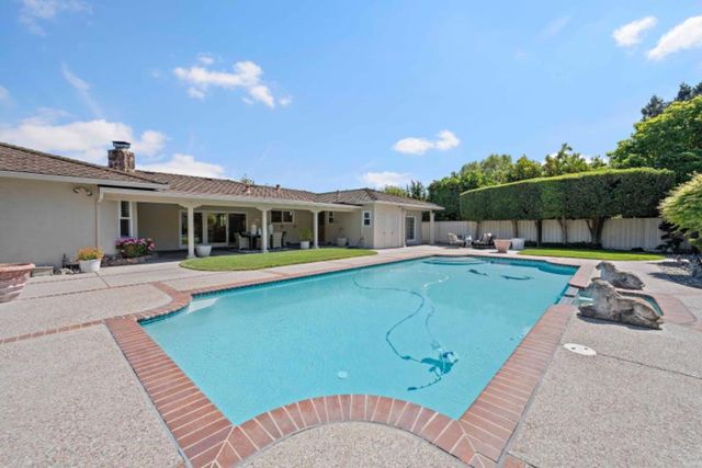 1588 Robsheal Drive, San Jose, CA 95125