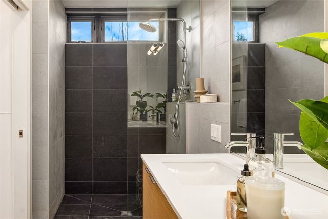 228 Canopy Path NW, Bainbridge Island, WA 98110