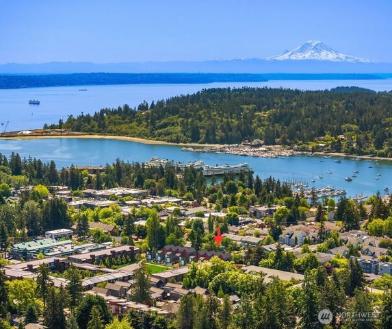 228 Canopy Path NW, Bainbridge Island, WA 98110