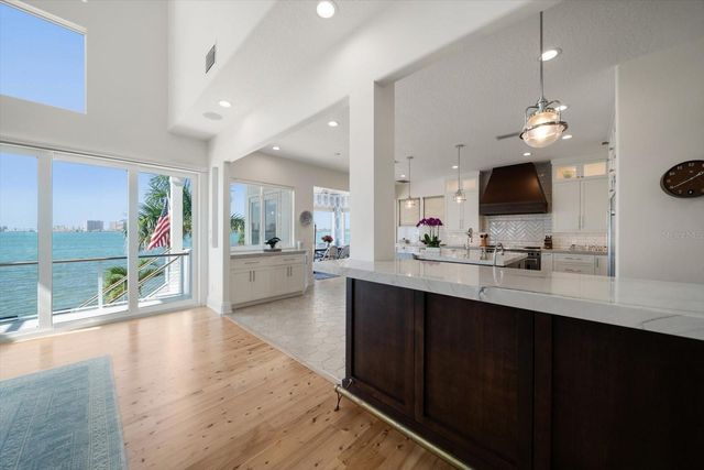 418 ST ANDREWS DRIVE, Belleair, FL 33756