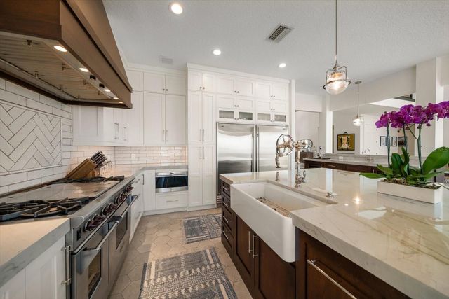 418 ST ANDREWS DRIVE, Belleair, FL 33756