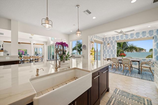 418 ST ANDREWS DRIVE, Belleair, FL 33756