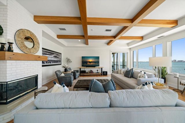 418 ST ANDREWS DRIVE, Belleair, FL 33756