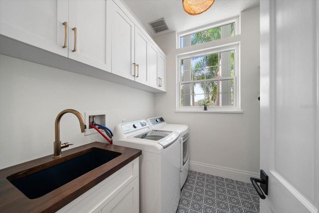 418 ST ANDREWS DRIVE, Belleair, FL 33756