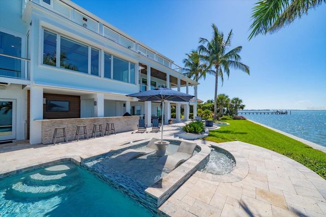 418 ST ANDREWS DRIVE, Belleair, FL 33756