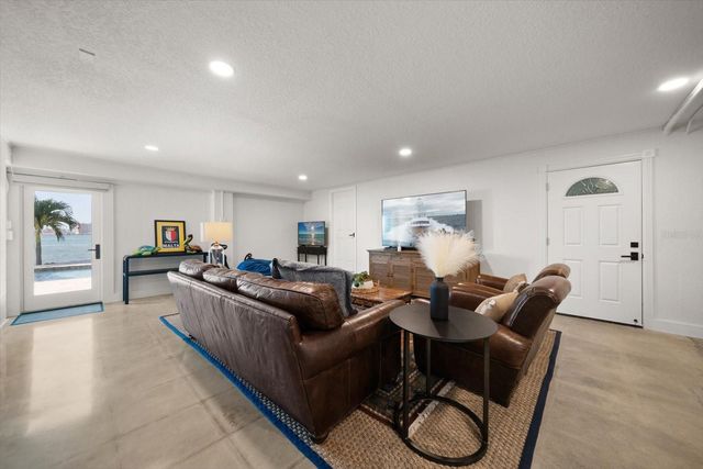 418 ST ANDREWS DRIVE, Belleair, FL 33756