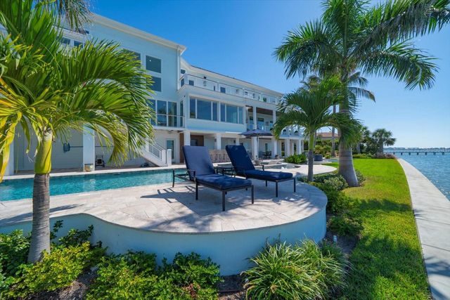 418 ST ANDREWS DRIVE, Belleair, FL 33756