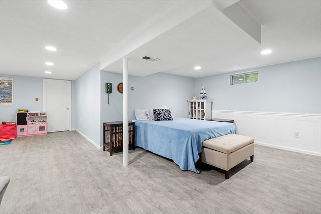 111 Locke Rd, Chelmsford, MA 01824