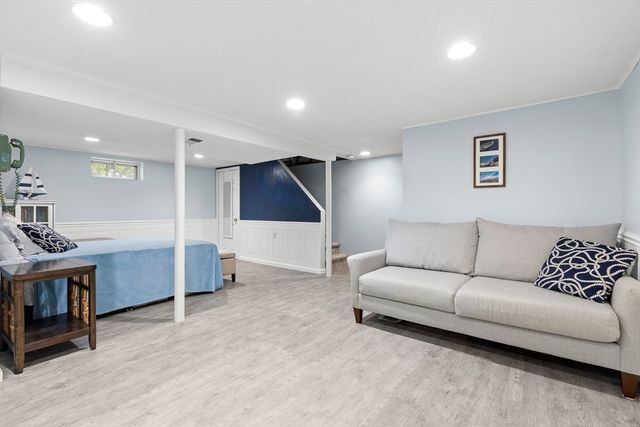111 Locke Rd, Chelmsford, MA 01824