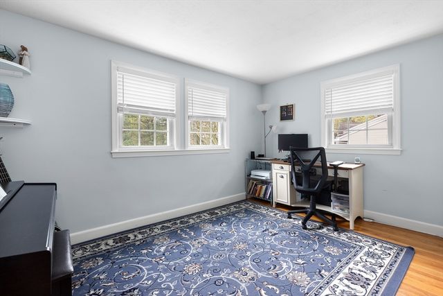 111 Locke Rd, Chelmsford, MA 01824
