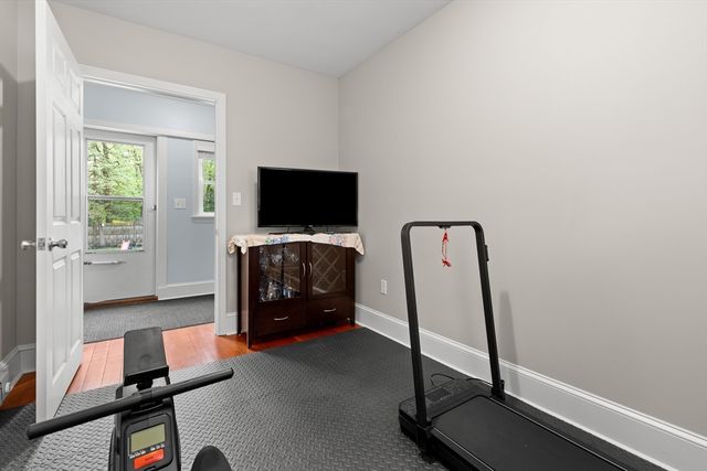 111 Locke Rd, Chelmsford, MA 01824