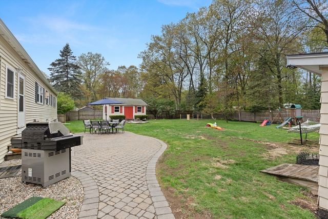 111 Locke Rd, Chelmsford, MA 01824
