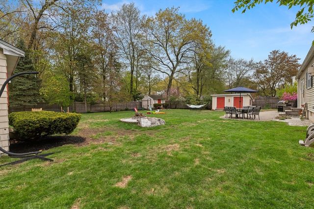 111 Locke Rd, Chelmsford, MA 01824