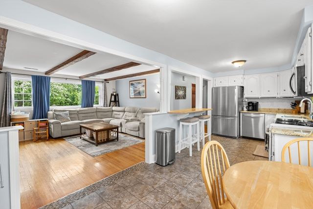 111 Locke Rd, Chelmsford, MA 01824