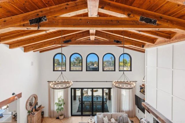 1668 Crest Drive, Encinitas, CA 92024