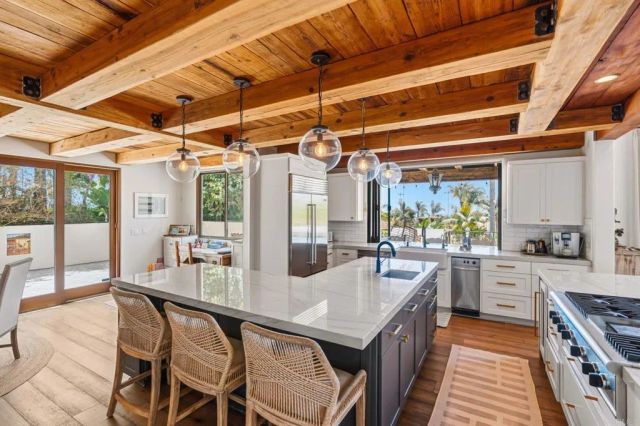 1668 Crest Drive, Encinitas, CA 92024